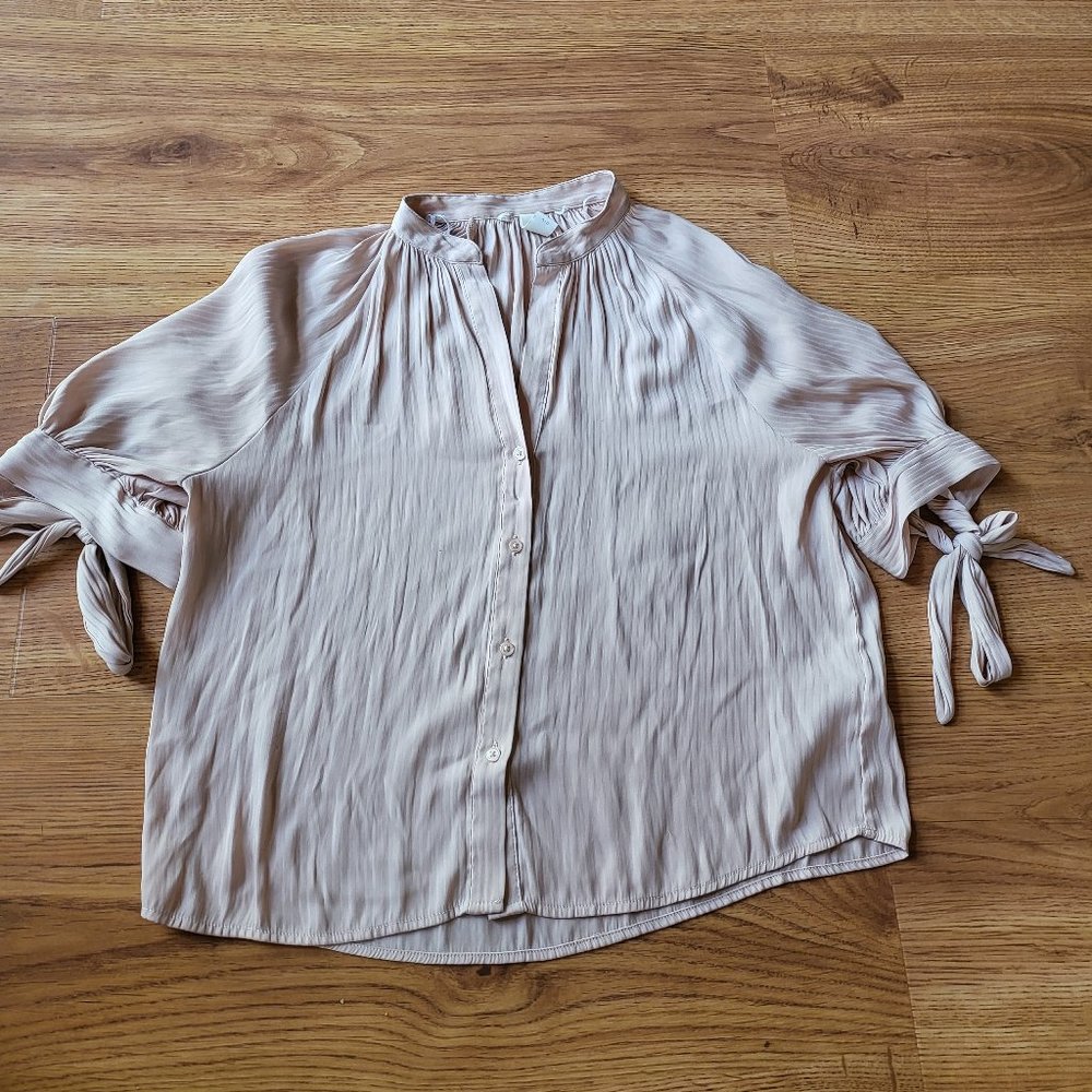 Pale pink tie sleeve button up shirt